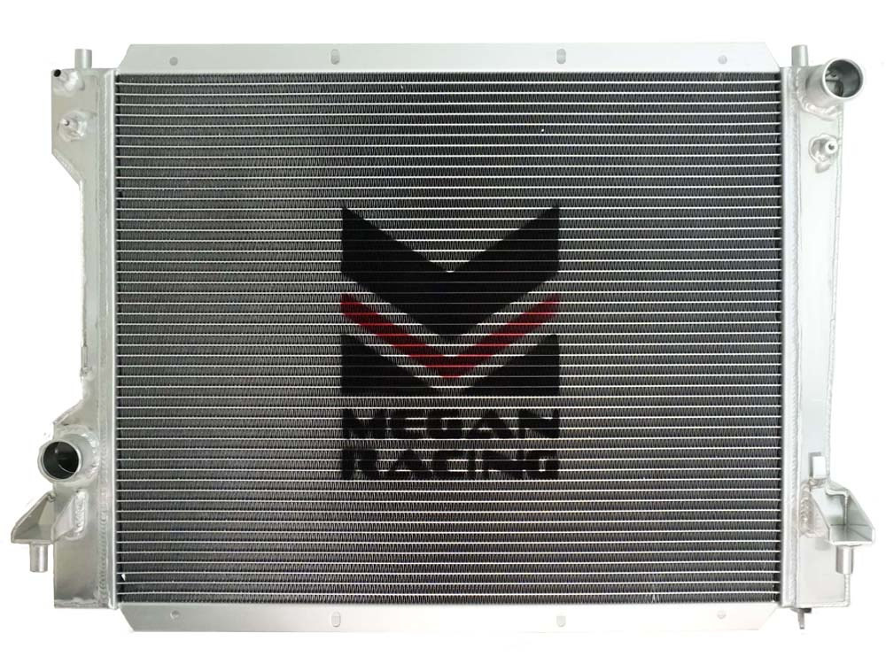 Алюминиевый радиатор Megan Racing 3 Row для Ford Mustang 3.7L/4.6L/5.0L V6/V8 (2005-14)