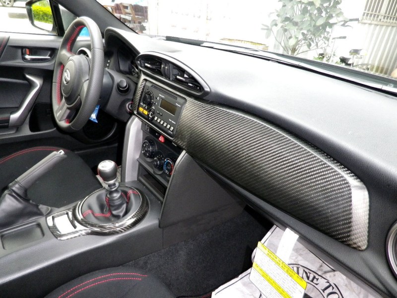 Накладка торпеды (карбон) для Subaru BR-Z / Toyota GT86