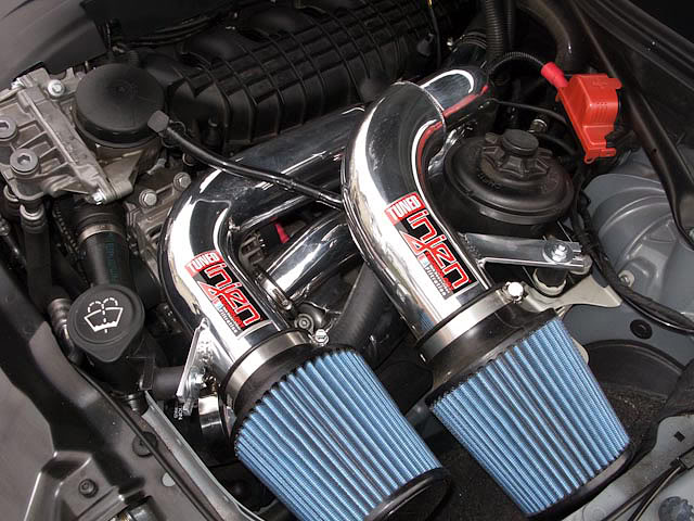 С 6 цилиндровым 3-х литровым турбо двигателем N54 Turbo. 