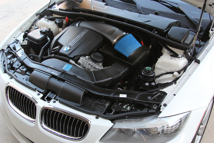 N55_BMW_engine_with_intake.jpg